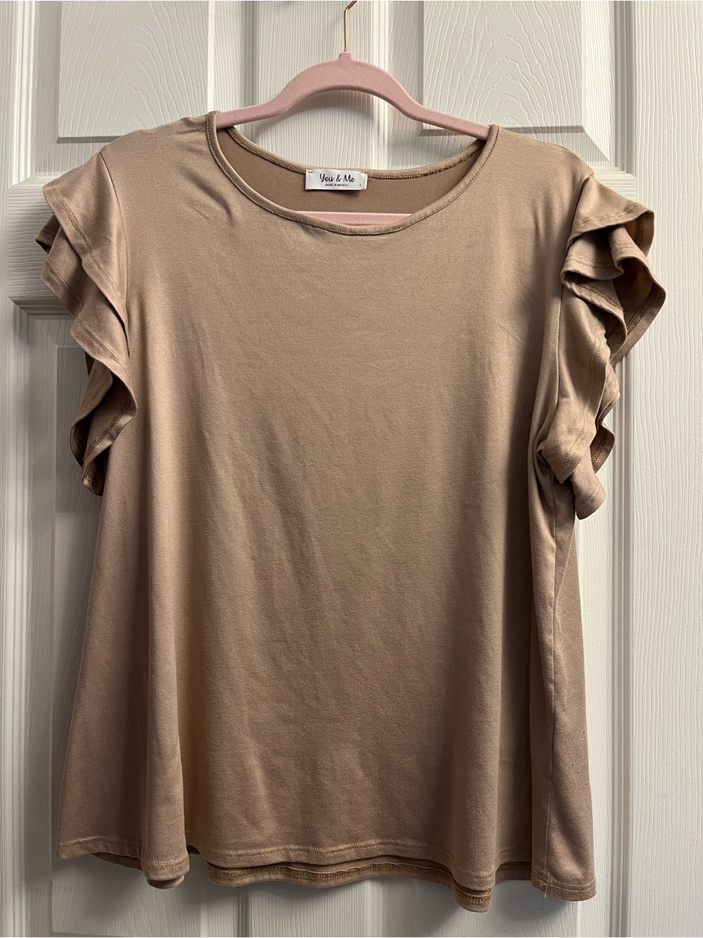 8 You & Me Women’s Ruffle Sleeve Top — Light Taupe Large